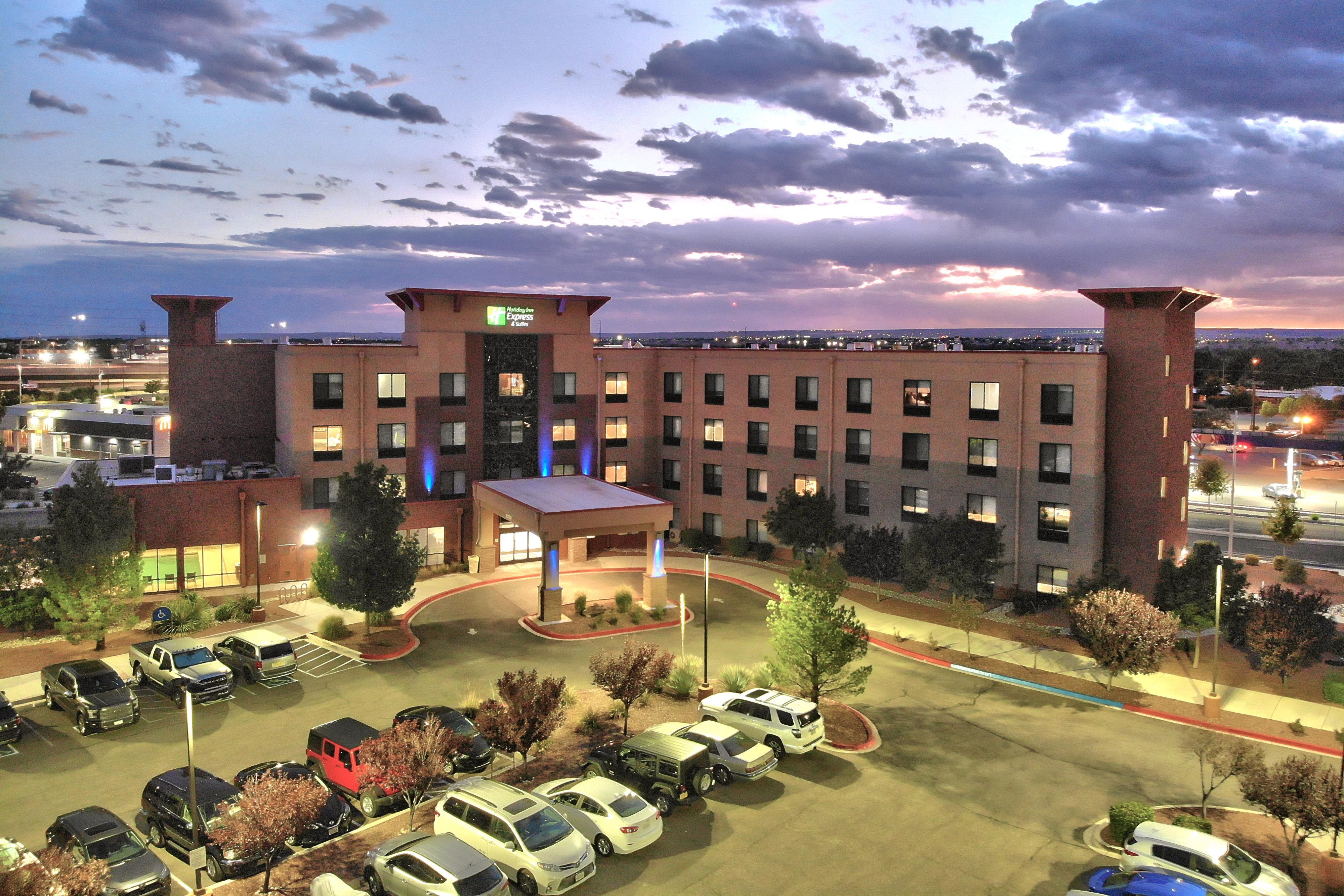 Holiday Inn Express & Suites Albuquerque Historic Old Town, An Ihg Hotel Exterior foto